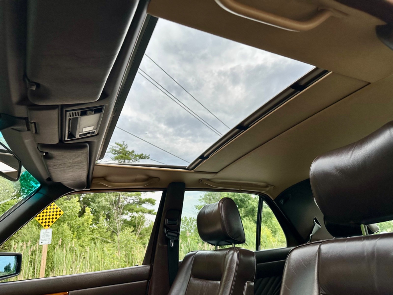 Mercedes-Benz-S-Class-1989-Sedan-21