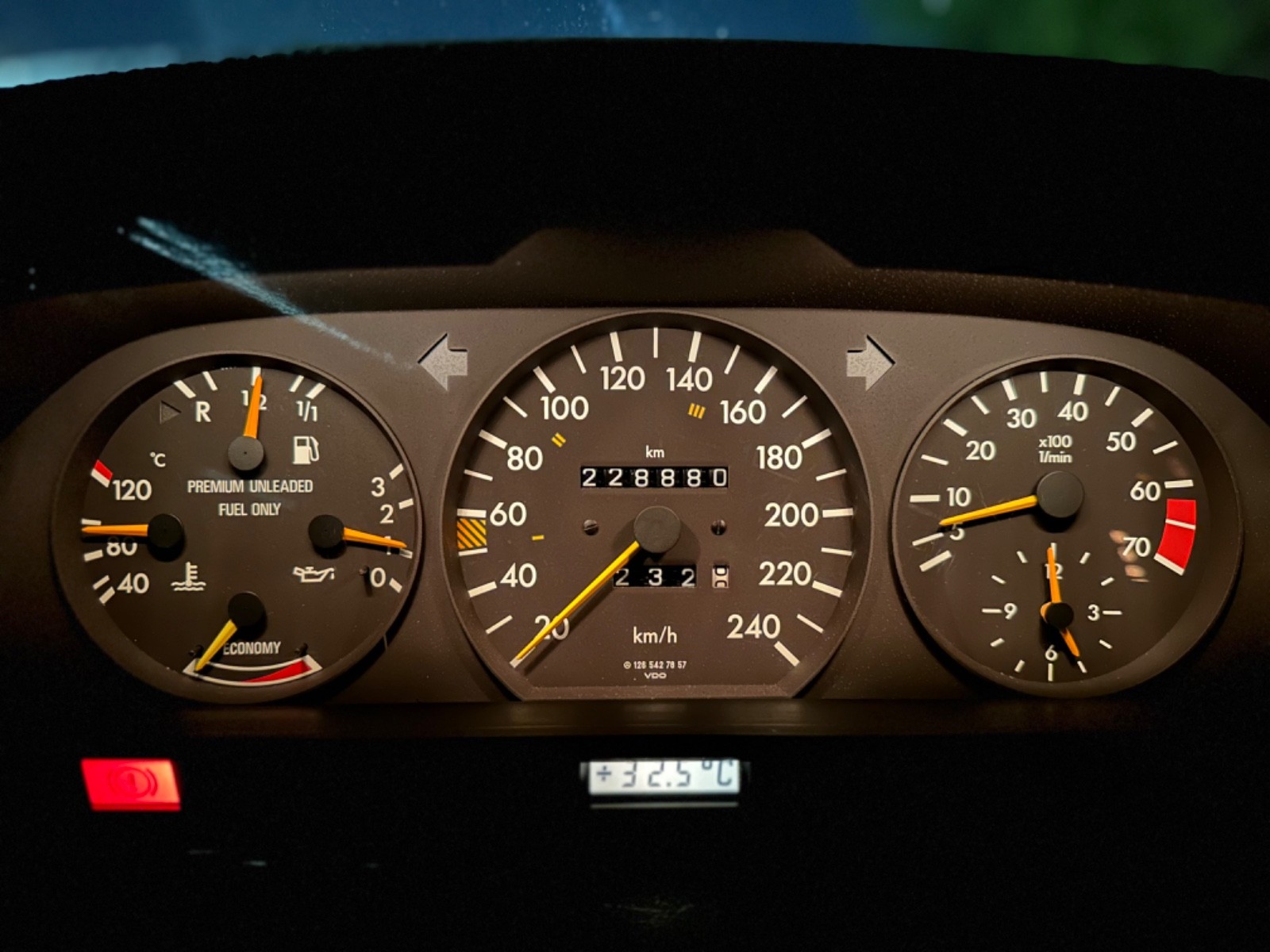 Mercedes-Benz-S-Class-1989-Sedan-3