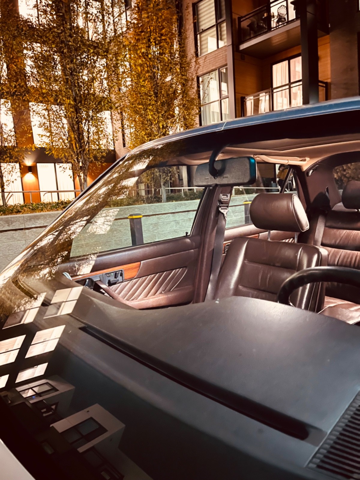 Mercedes-Benz-S-Class-1989-Sedan-7