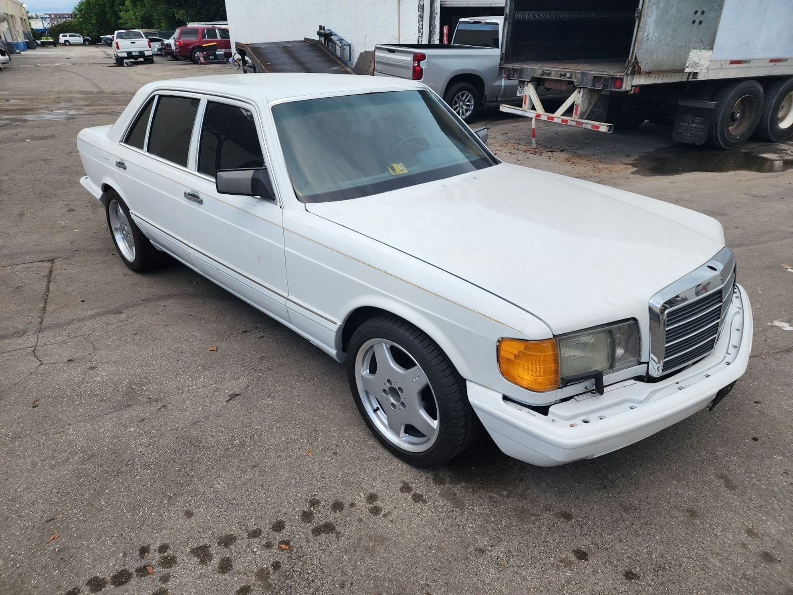 Mercedes-Benz-S-Class-1991-Sedan-1