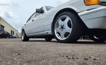Mercedes-Benz-S-Class-1991-Sedan-2