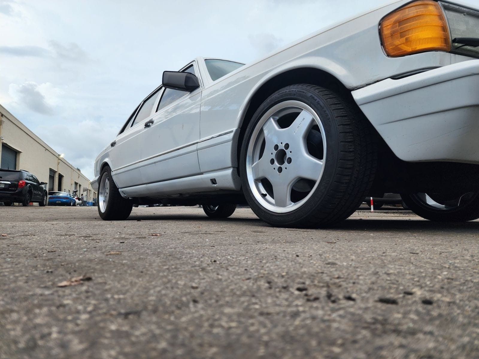Mercedes-Benz-S-Class-1991-Sedan-2