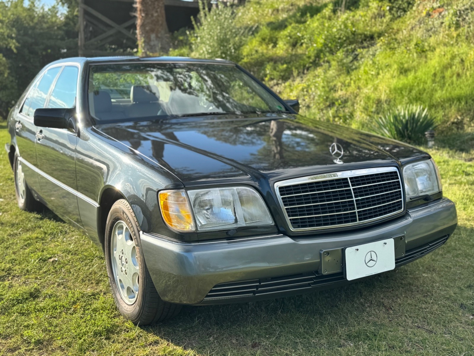 Mercedes-Benz-S-Class-1992-Sedan-1