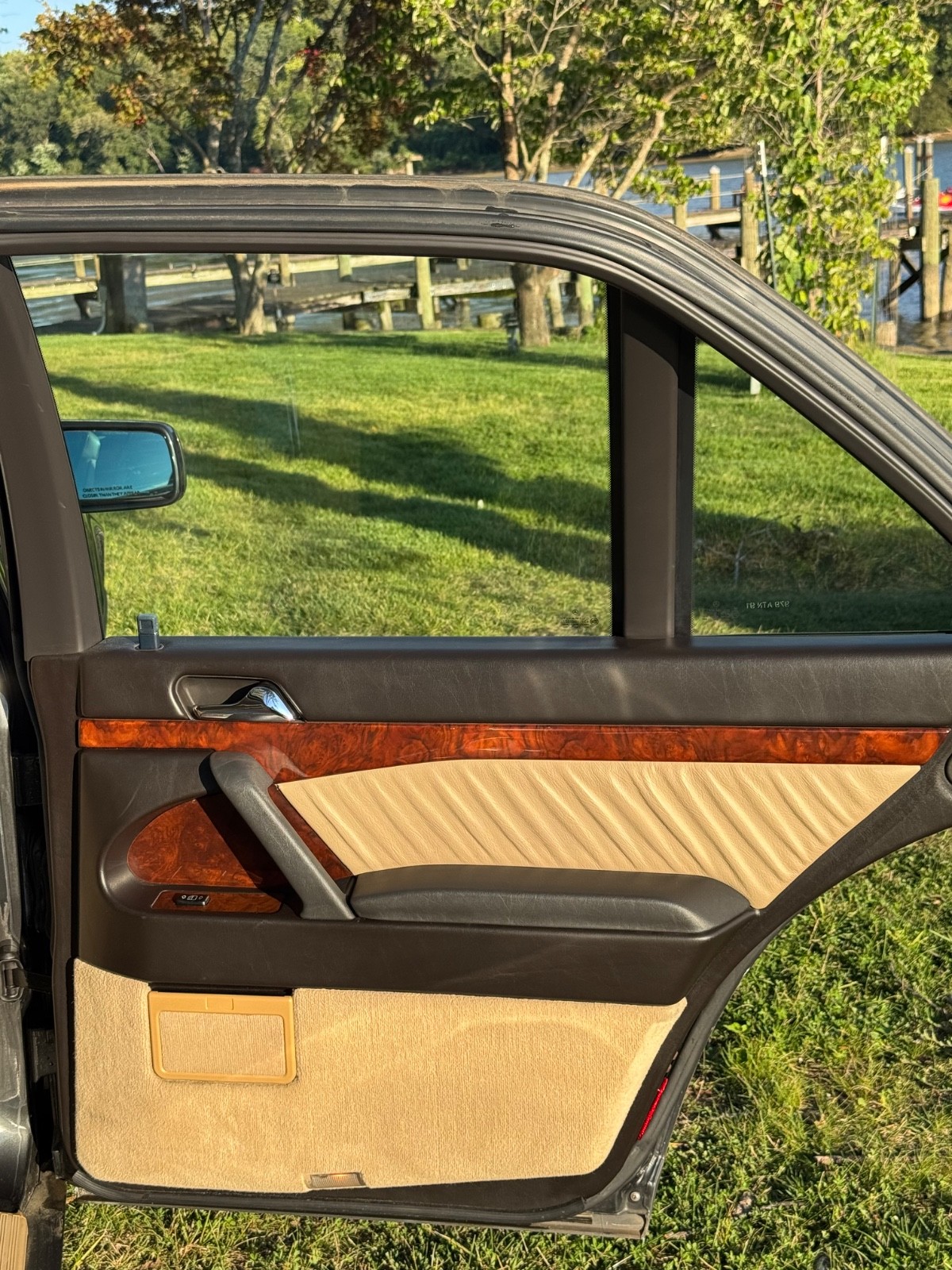 Mercedes-Benz-S-Class-1992-Sedan-17