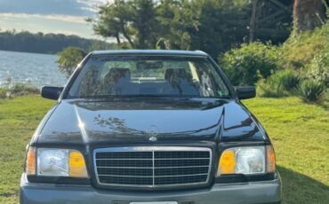 Mercedes-Benz-S-Class-1992-Sedan-2