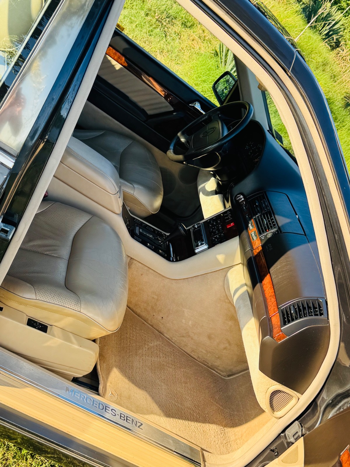 Mercedes-Benz-S-Class-1992-Sedan-21