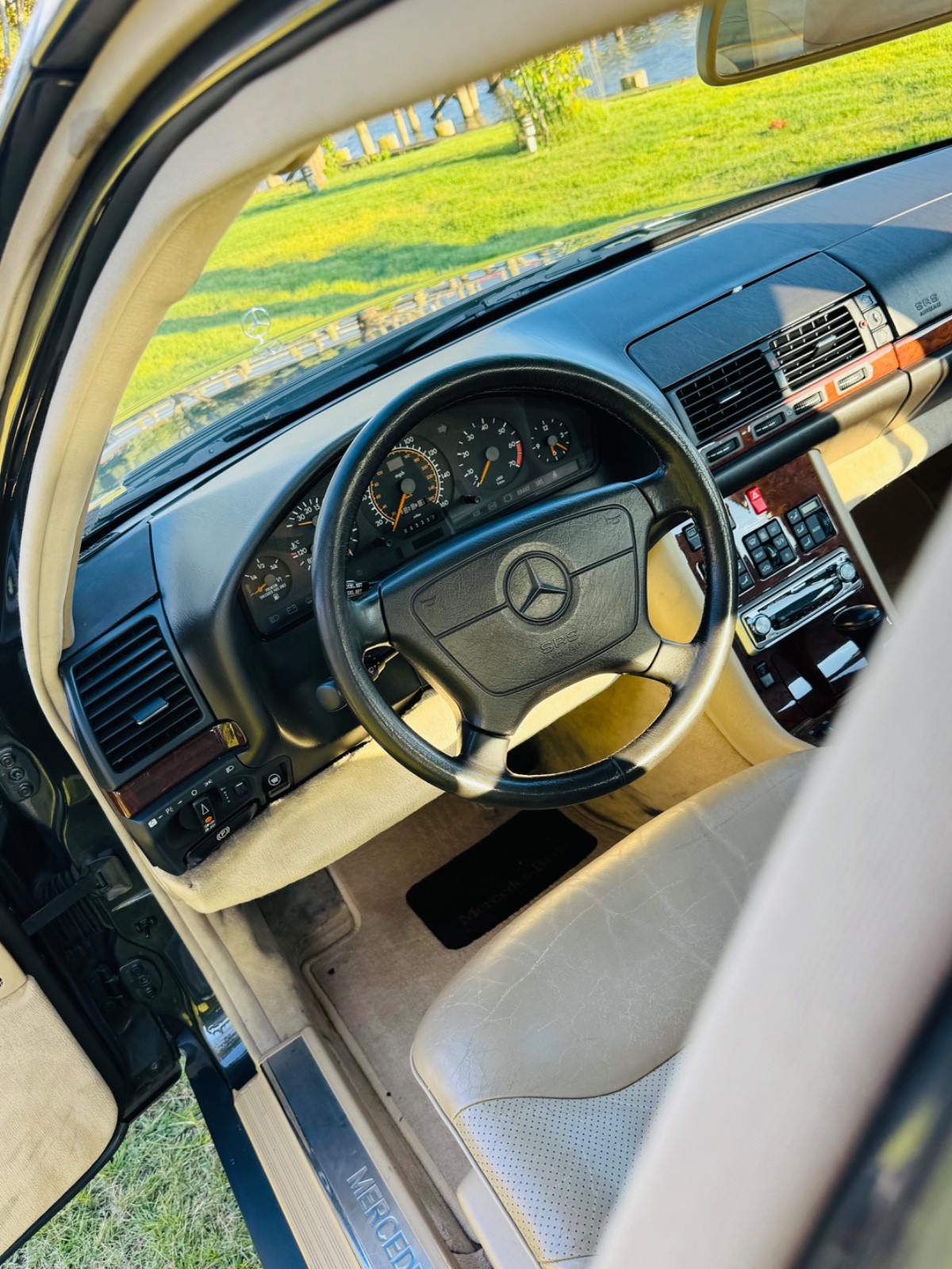 Mercedes-Benz-S-Class-1992-Sedan-27
