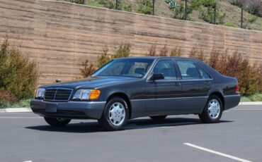 Mercedes-Benz-S-Class-1993-Sedan-1