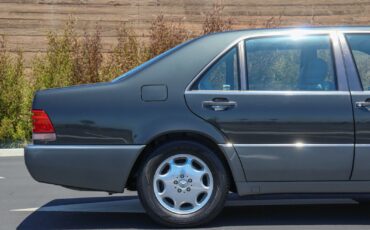 Mercedes-Benz-S-Class-1993-Sedan-11