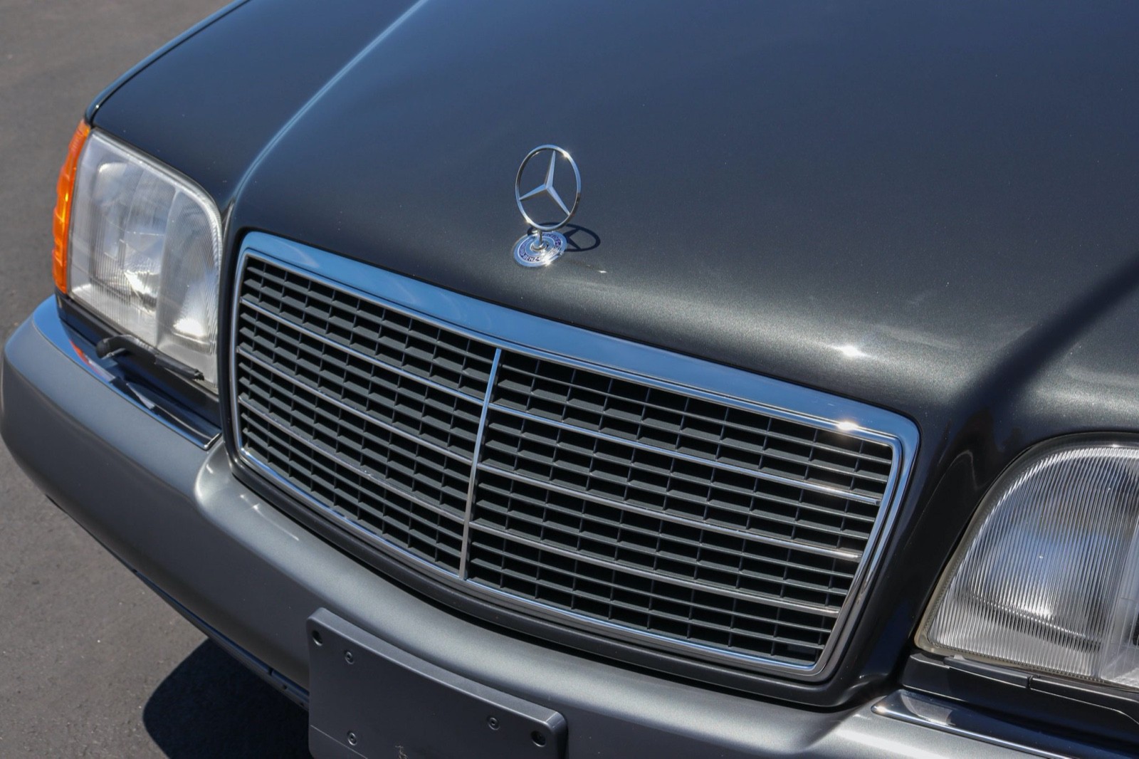Mercedes-Benz-S-Class-1993-Sedan-12