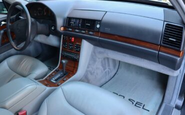 Mercedes-Benz-S-Class-1993-Sedan-13
