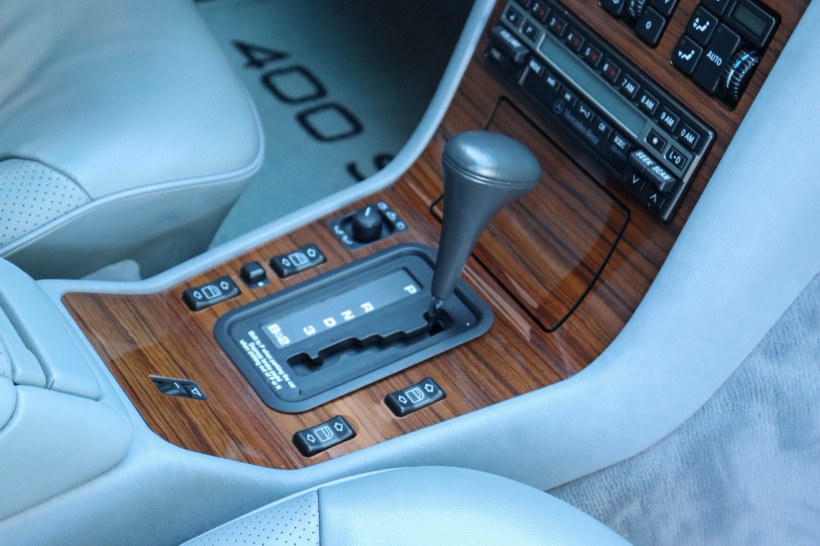 Mercedes-Benz-S-Class-1993-Sedan-16