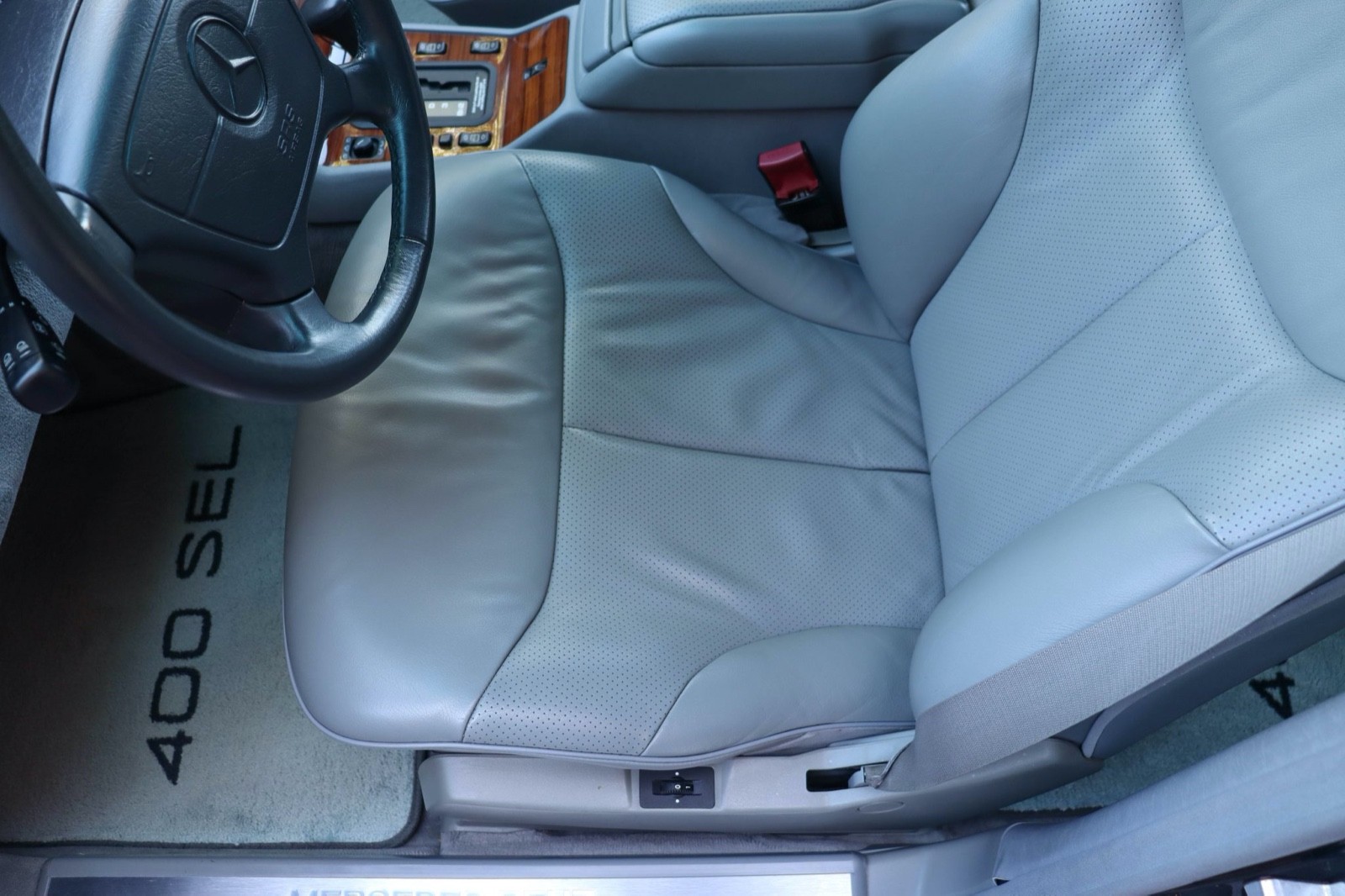 Mercedes-Benz-S-Class-1993-Sedan-24