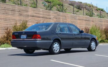 Mercedes-Benz-S-Class-1993-Sedan-6