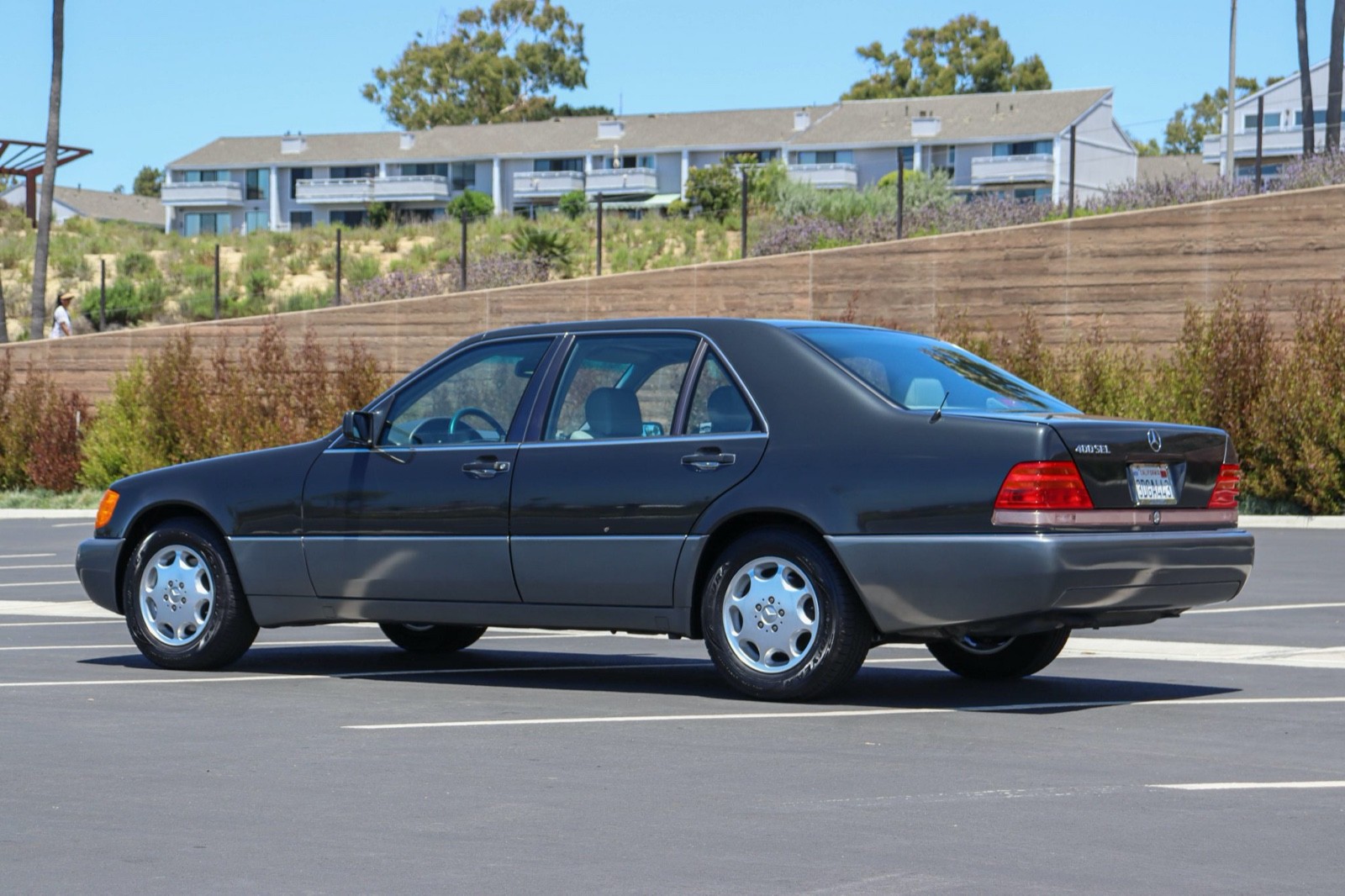 Mercedes-Benz-S-Class-1993-Sedan-7