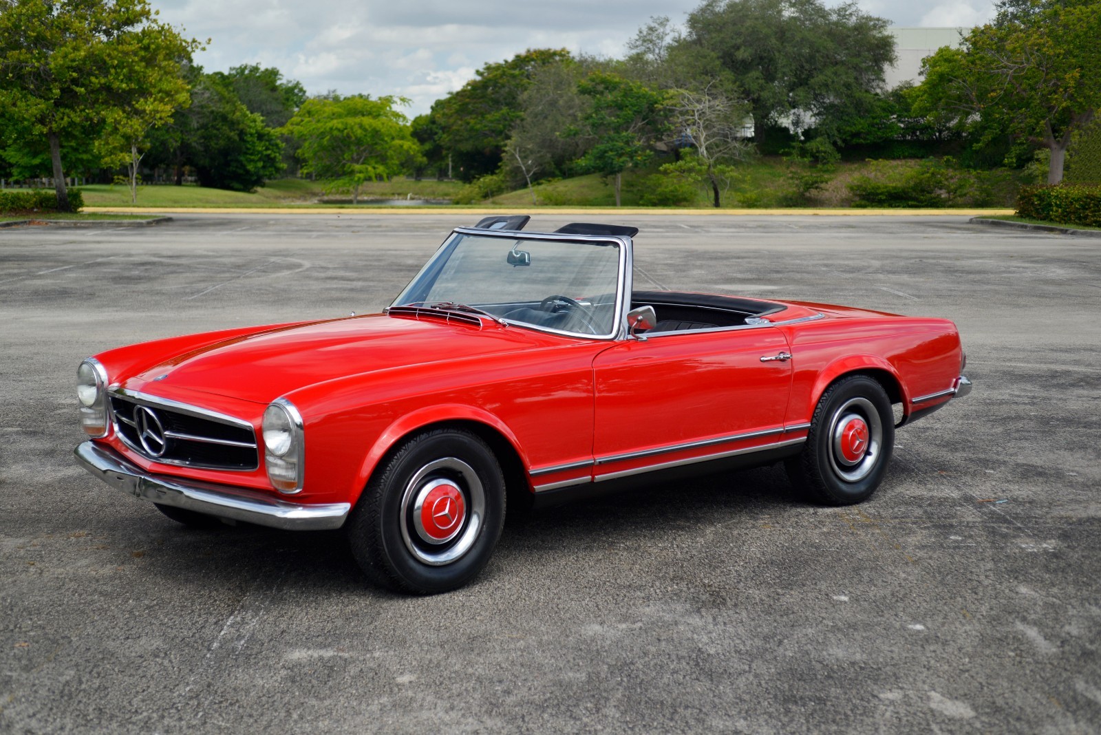 Mercedes-Benz-SL-Class-1964-Convertible-32