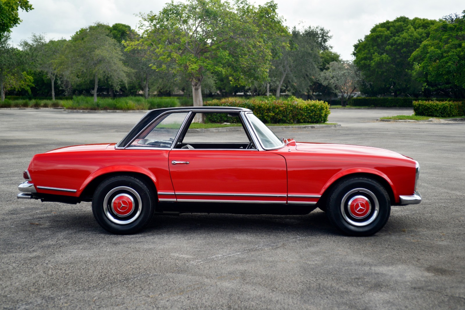 Mercedes-Benz-SL-Class-1964-Convertible-7