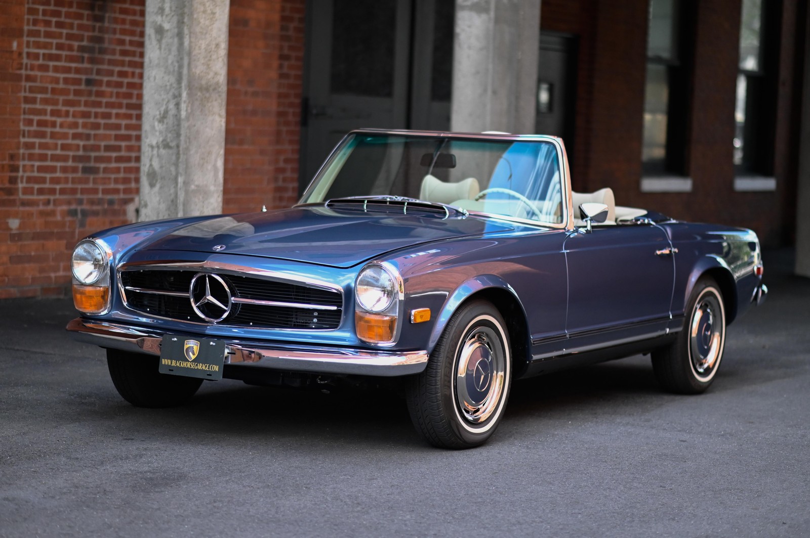 Mercedes-Benz-SL-Class-1968-1