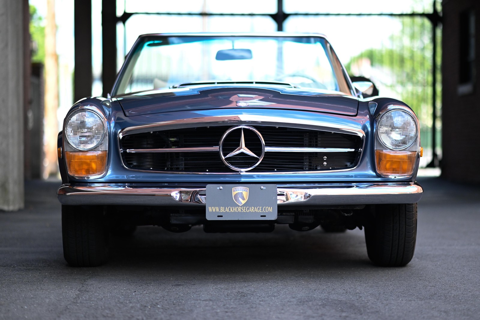 Mercedes-Benz-SL-Class-1968-2