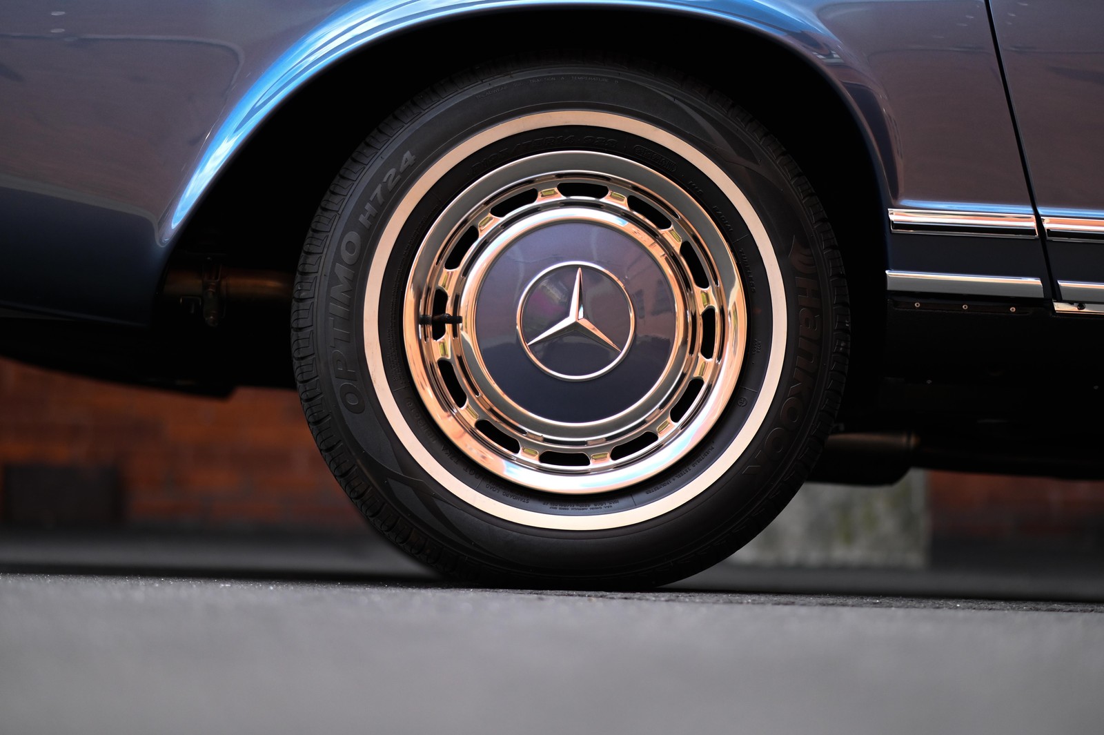 Mercedes-Benz-SL-Class-1968-23