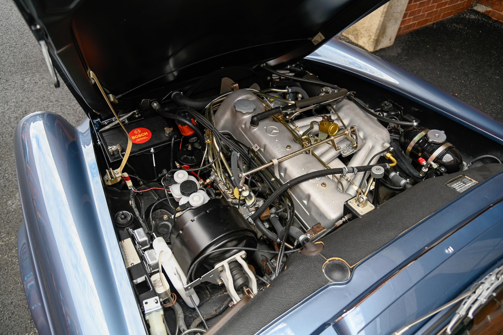 Mercedes-Benz-SL-Class-1968-26