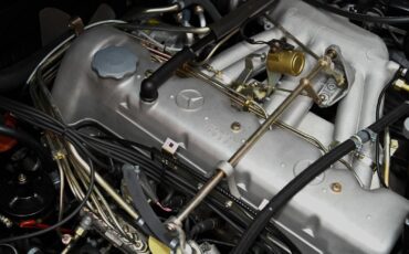 Mercedes-Benz-SL-Class-1968-30
