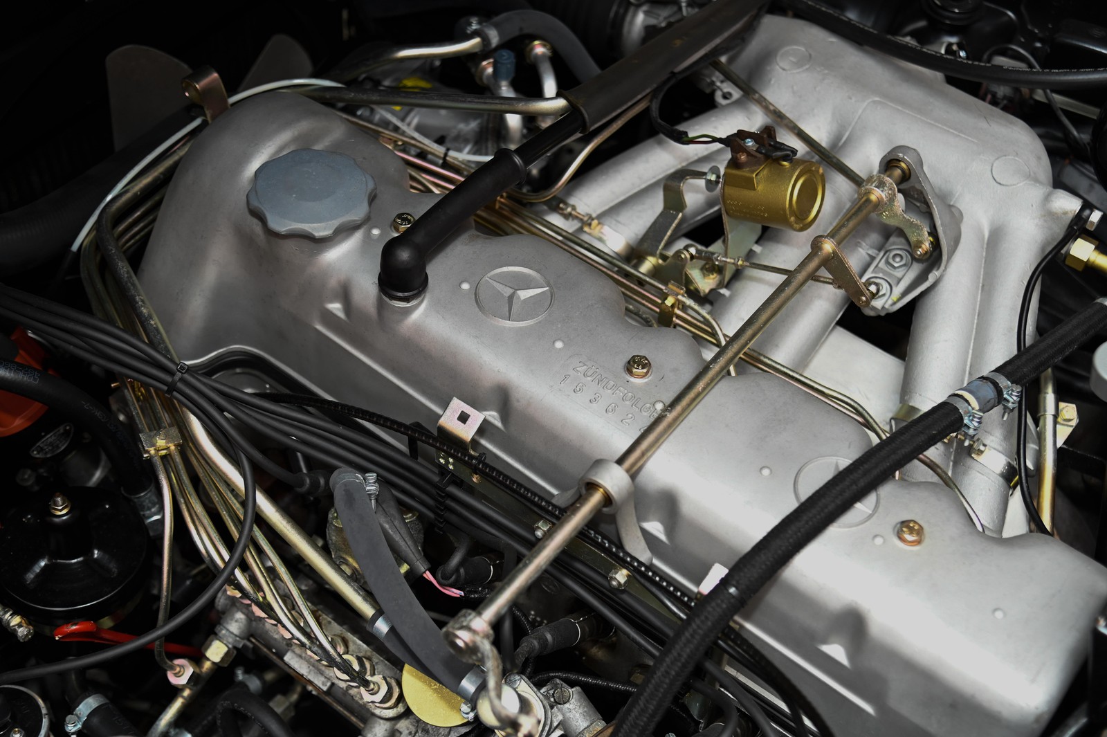 Mercedes-Benz-SL-Class-1968-30