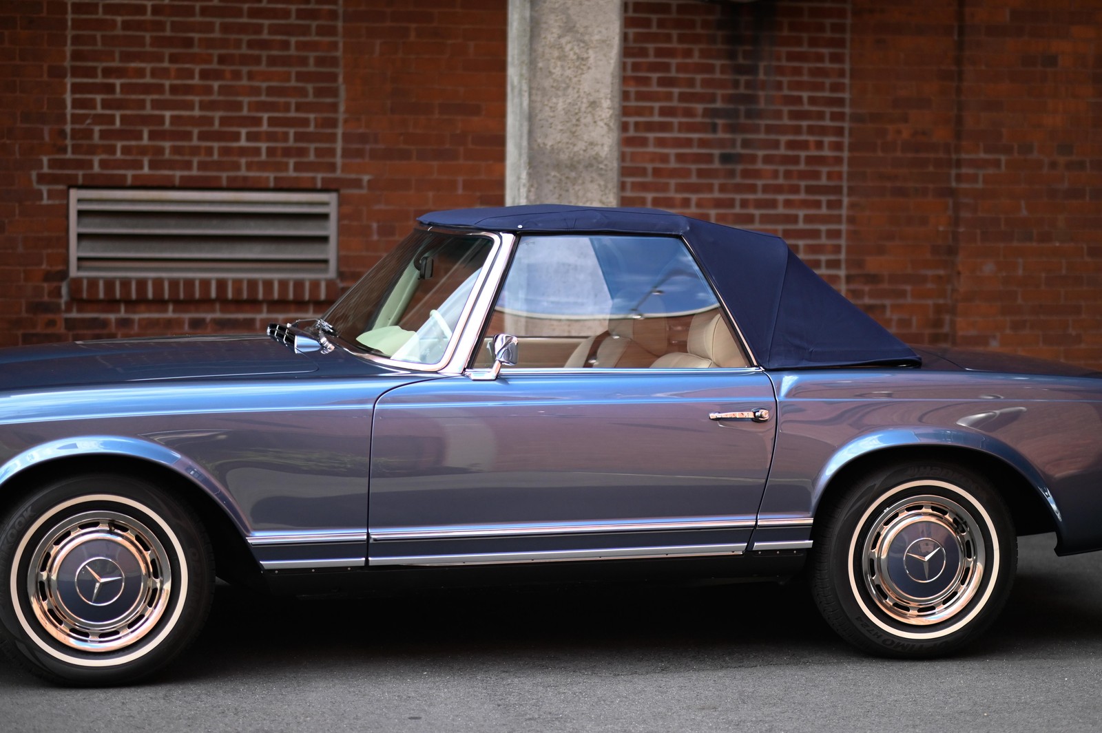 Mercedes-Benz-SL-Class-1968-37