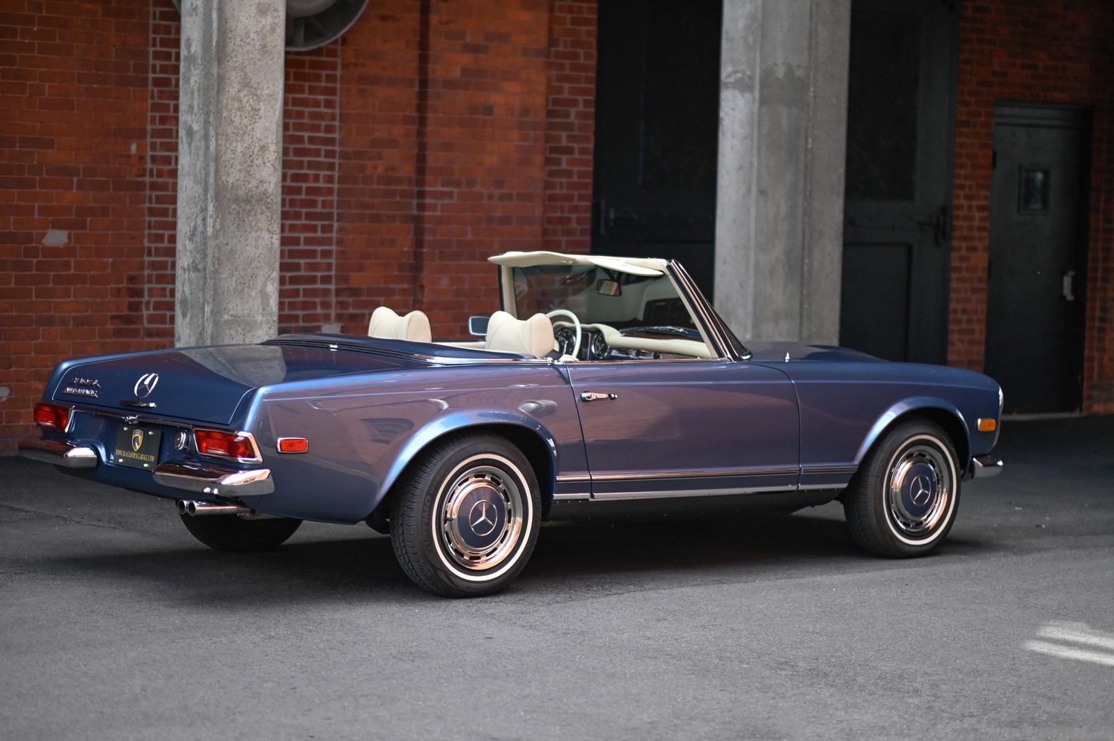 Mercedes-Benz-SL-Class-1968-4