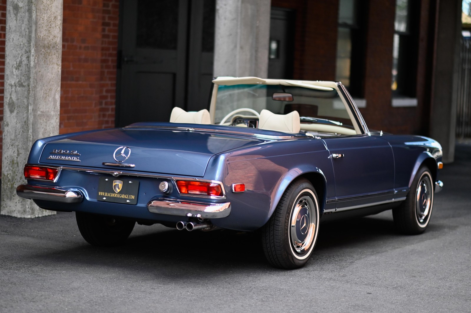 Mercedes-Benz-SL-Class-1968-5