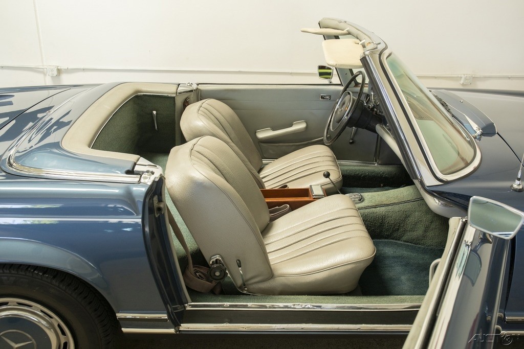 Mercedes-Benz-SL-Class-1968-Convertible-11