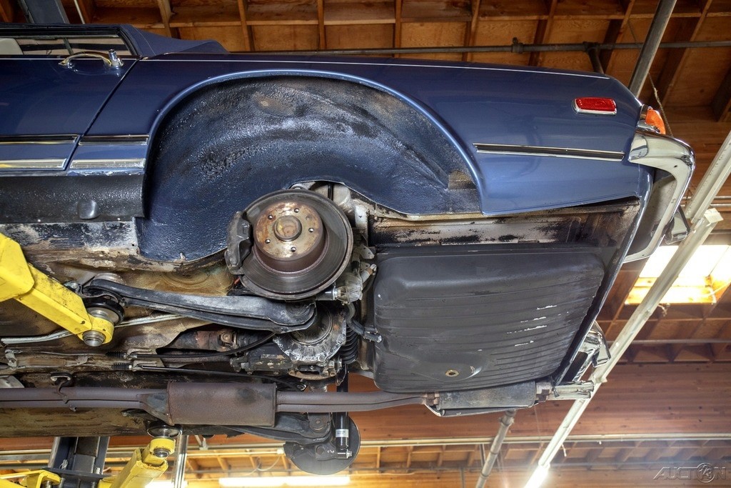 Mercedes-Benz-SL-Class-1968-Convertible-19
