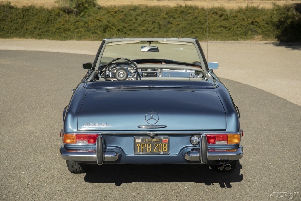 Mercedes-Benz-SL-Class-1968-Convertible-3