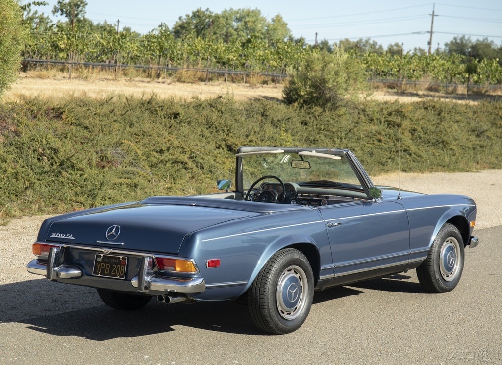 Mercedes-Benz-SL-Class-1968-Convertible-4
