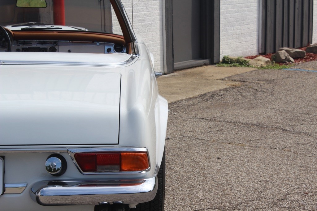 Mercedes-Benz-SL-Class-1971-Convertible-11