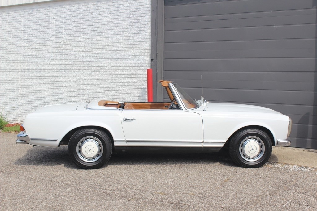 Mercedes-Benz-SL-Class-1971-Convertible-12