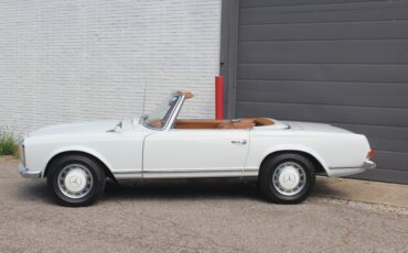 Mercedes-Benz-SL-Class-1971-Convertible-13