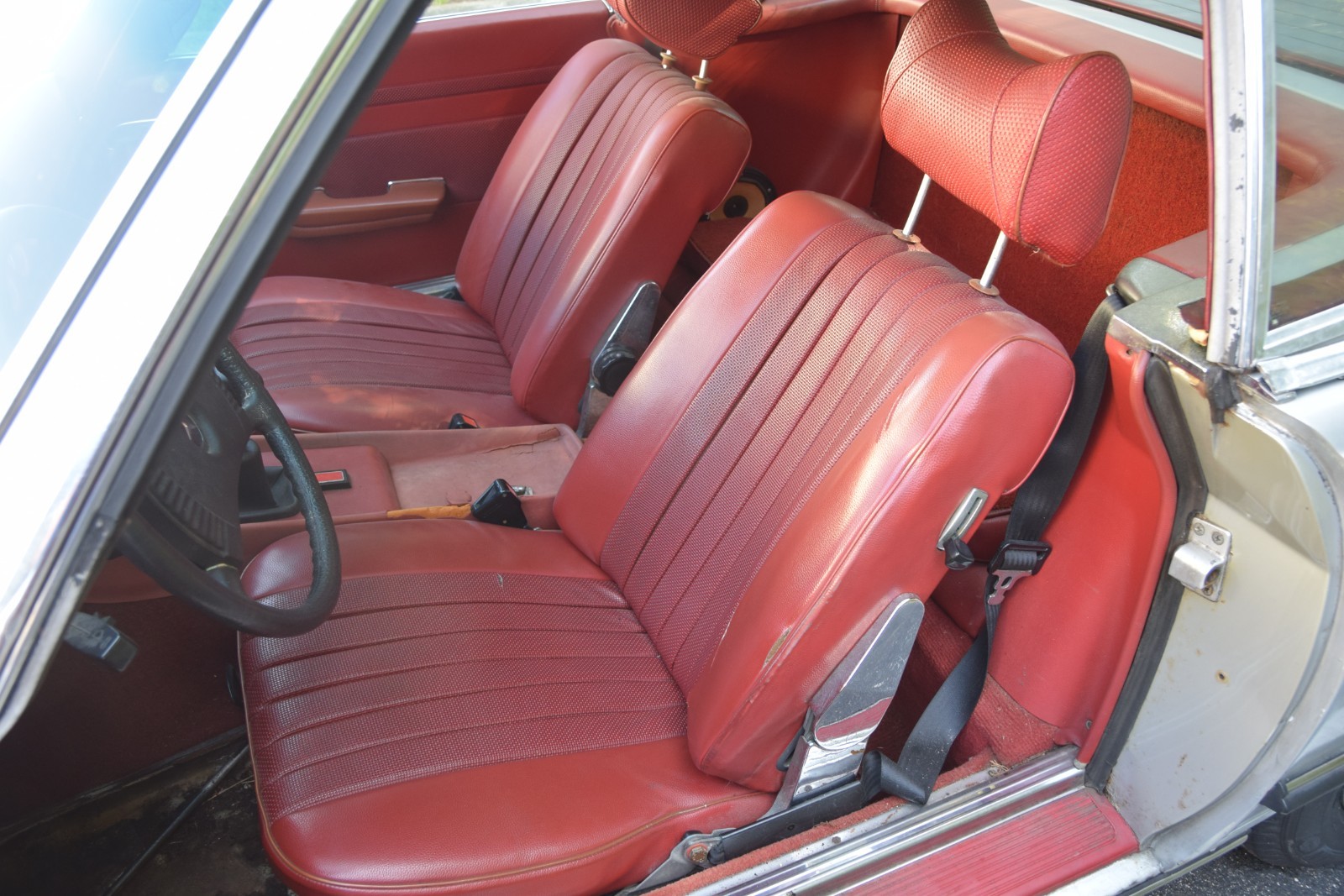 Mercedes-Benz-SL-Class-1971-Convertible-14