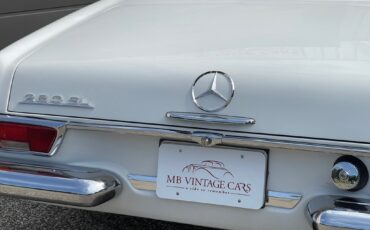 Mercedes-Benz-SL-Class-1971-Convertible-16
