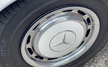 Mercedes-Benz-SL-Class-1971-Convertible-17