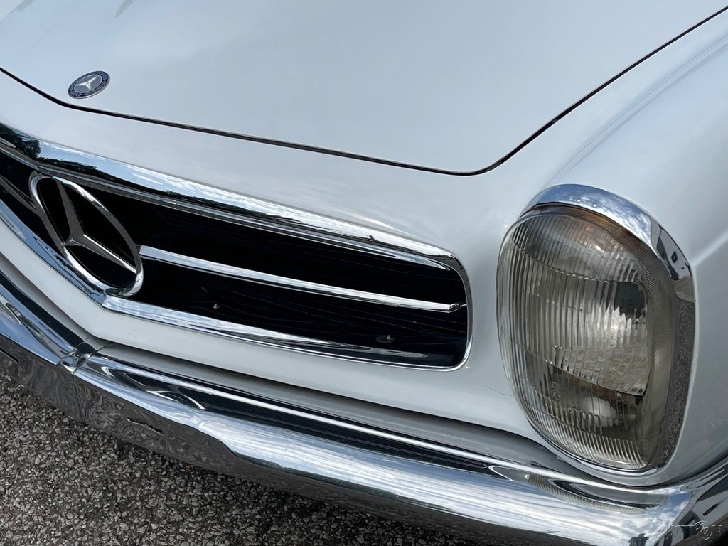 Mercedes-Benz-SL-Class-1971-Convertible-18