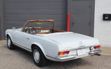 Mercedes-Benz-SL-Class-1971-Convertible-2