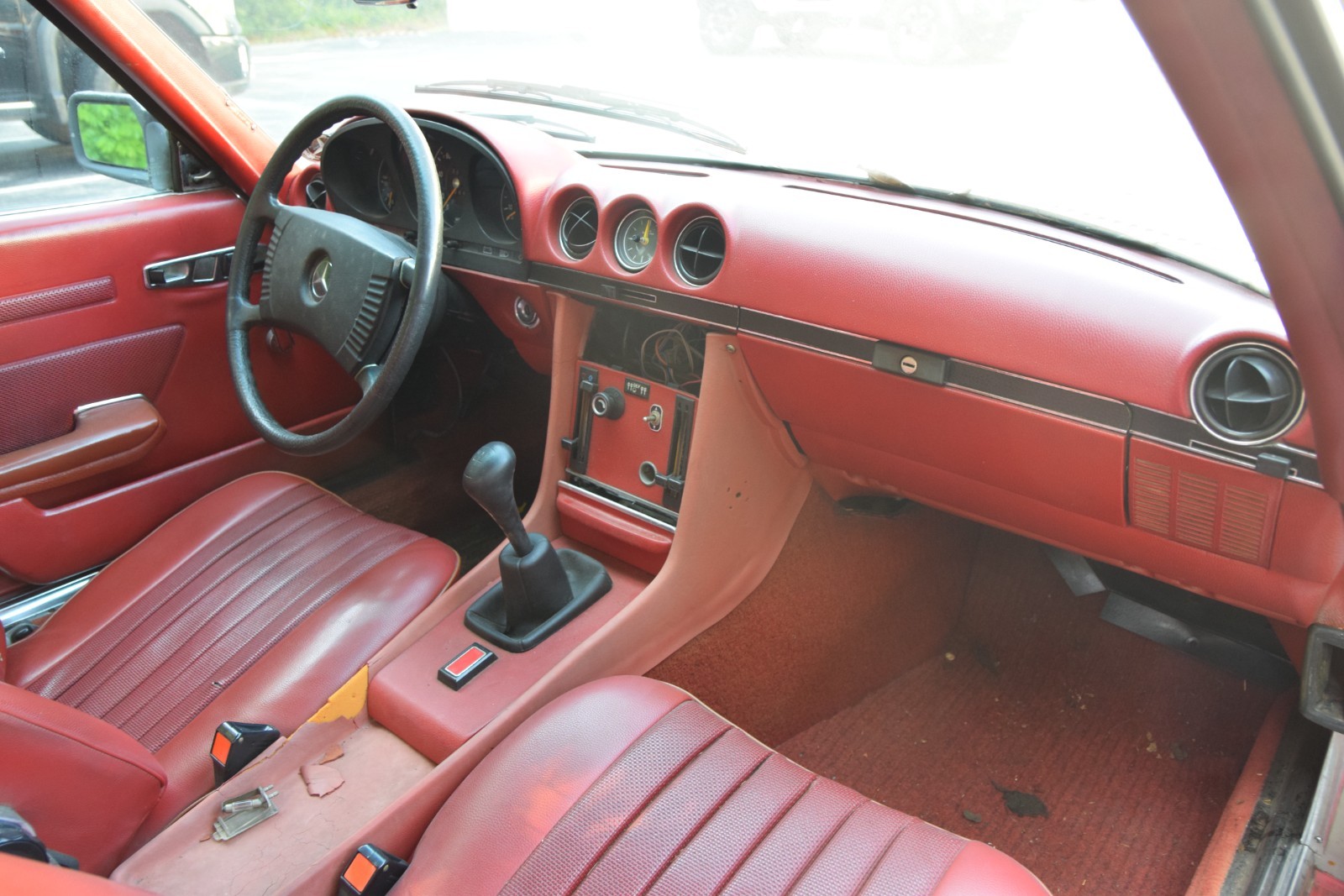 Mercedes-Benz-SL-Class-1971-Convertible-21