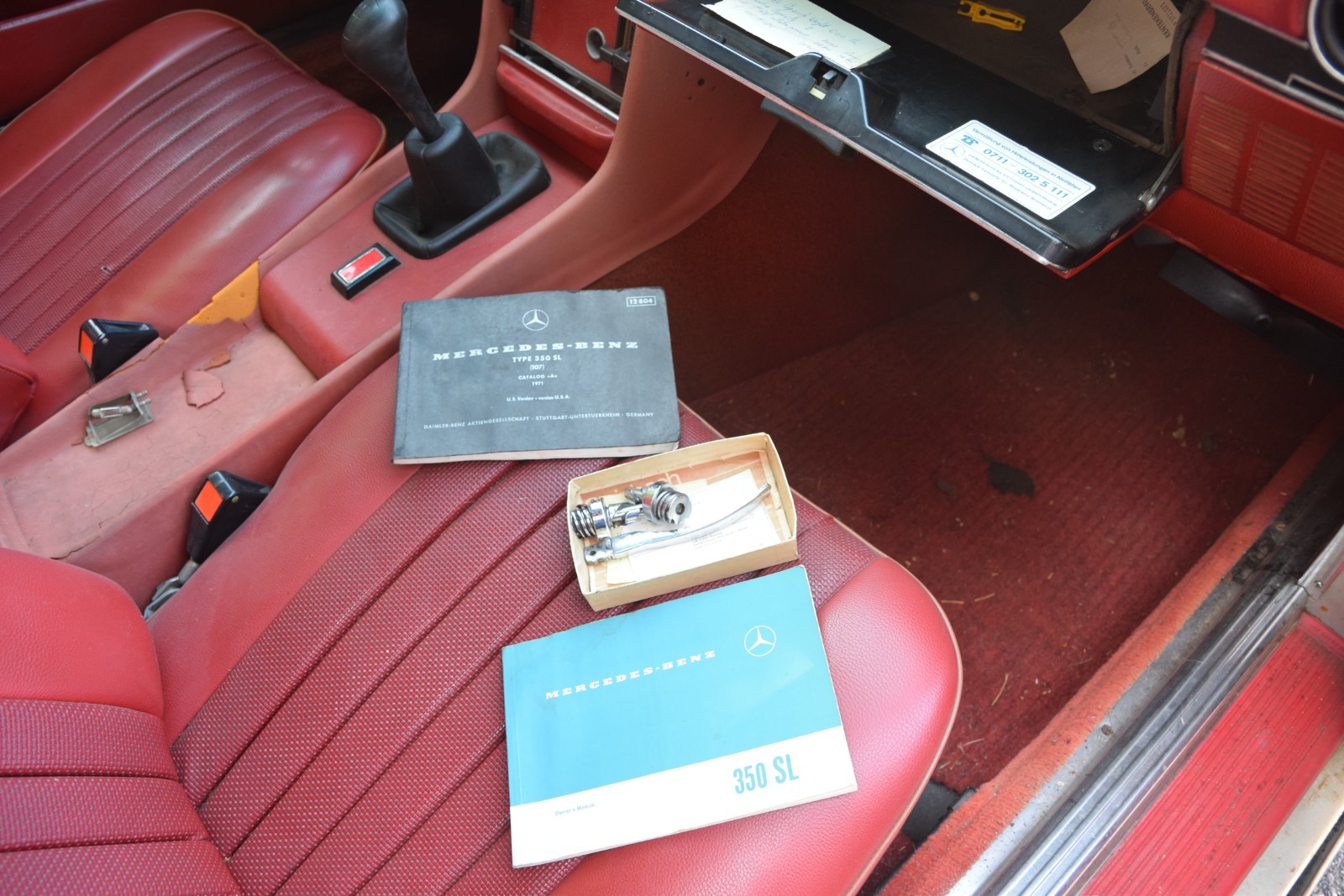 Mercedes-Benz-SL-Class-1971-Convertible-22
