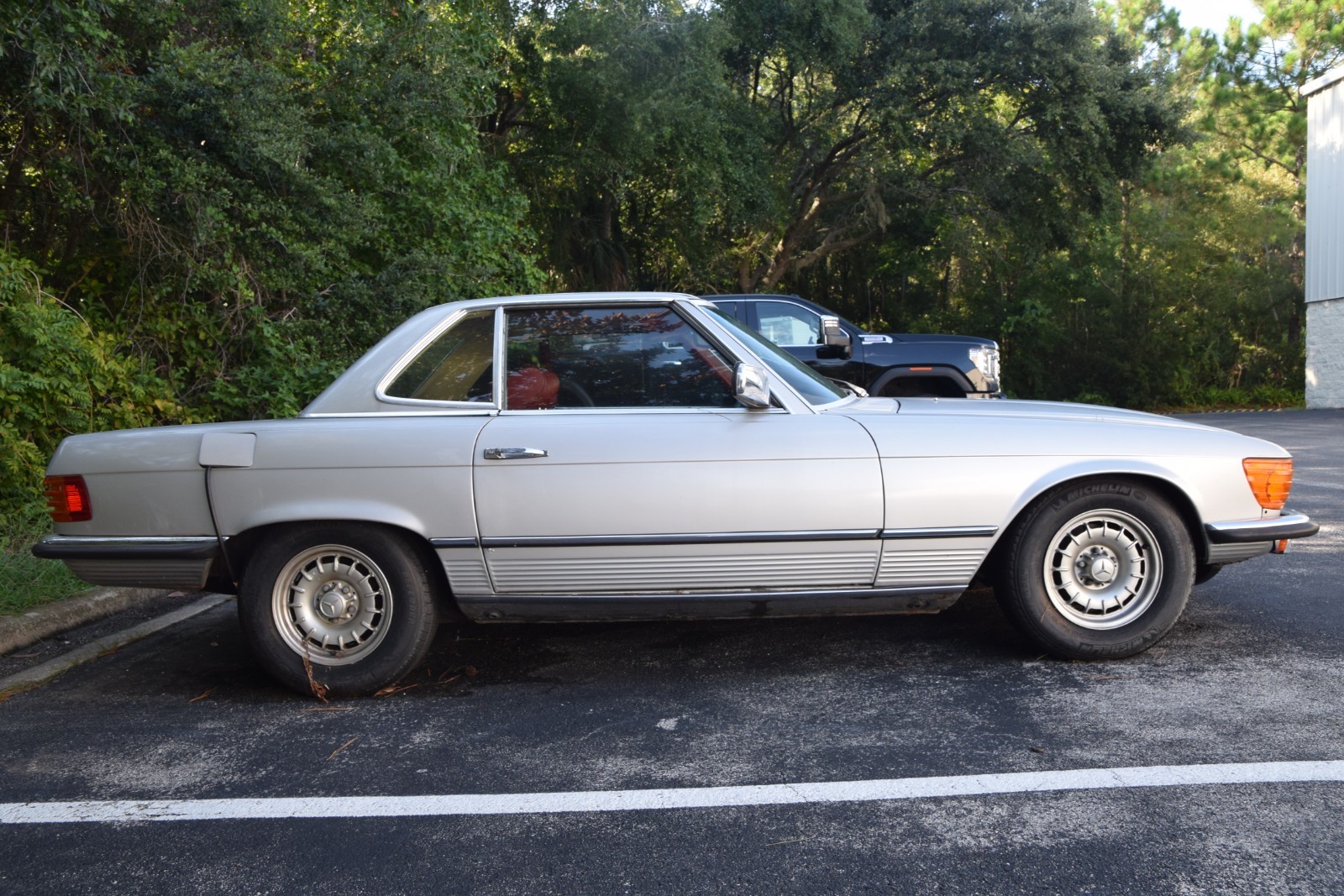 Mercedes-Benz-SL-Class-1971-Convertible-3