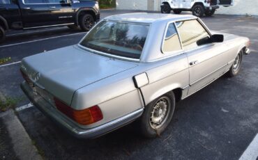 Mercedes-Benz-SL-Class-1971-Convertible-4