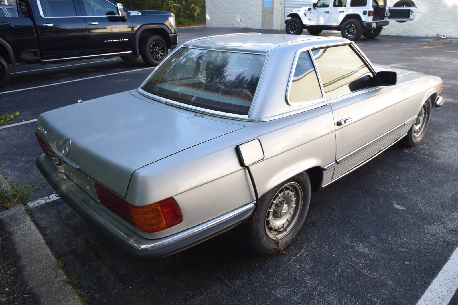 Mercedes-Benz-SL-Class-1971-Convertible-4