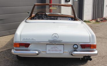 Mercedes-Benz-SL-Class-1971-Convertible-7