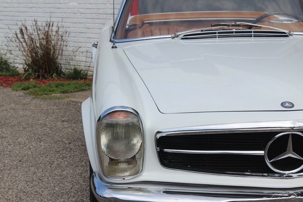 Mercedes-Benz-SL-Class-1971-Convertible-8