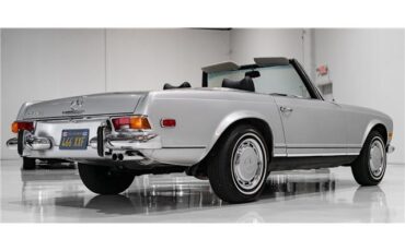Mercedes-Benz-SL-Class-1971-Roadster-12